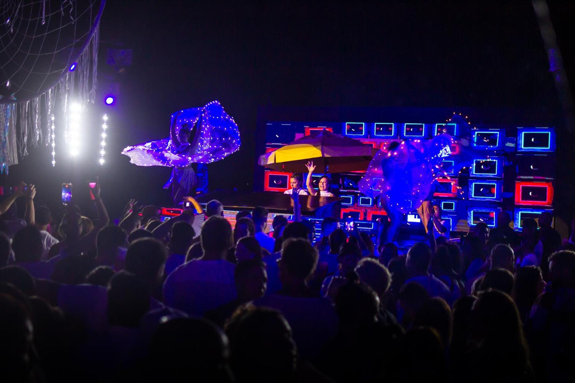 Cafe Jeri Hotel Жижока-ди-Жерикуакуара Экстерьер фото The stage at the 2011 edition of the festival