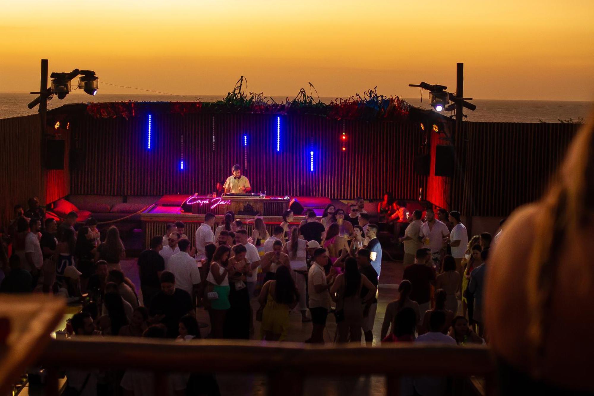 Cafe Jeri Hotel Жижока-ди-Жерикуакуара Экстерьер фото The nightclub